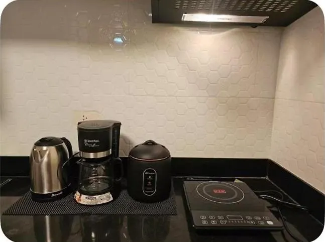 Apartment Stamford Mckinley Hill, Near Venice Mall Manila