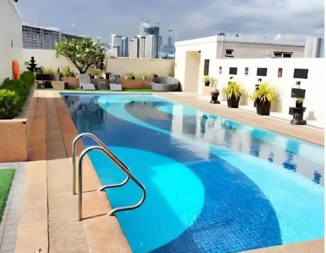 Stamford Mckinley Hill, Near Venice Mall * Manila