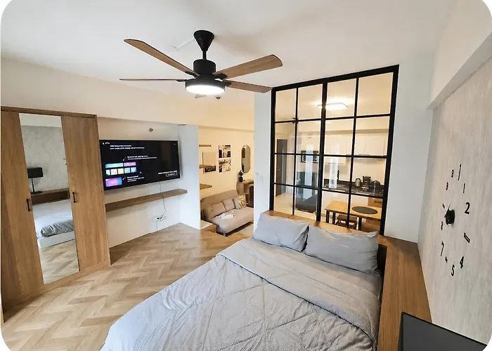 公寓 Stamford Condo Mckinley Hill, Near Venice Mall, With Optional Parking *